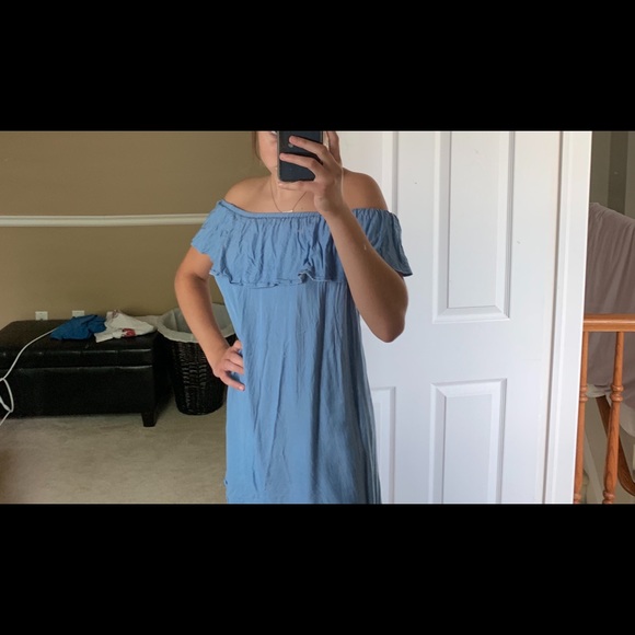 Off The Shoulder Dress - Picture 4 of 5